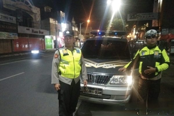 Antisipasi Kerawanan Kamtibmas, Patroli Polsek Tingkir Susuri Jl. Jend. Sudirman