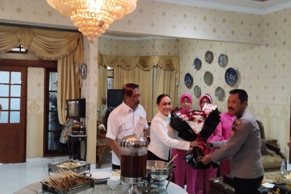 Moment Hari Bhayangkara Ke-79, Polres Salatiga Anjangsana Ke Purnawirawan