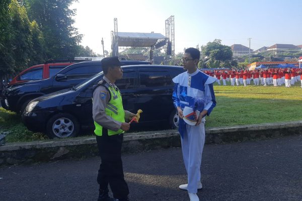Berikan Rasa Aman, Bhabinkamtibmas Dukuh Pam Pentas Seni Budaya dan UMKM
