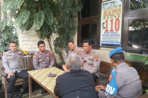 Bhabinkamtibmas Tingkir Lor Silaturahmi ke Tokoh Agama dan Ketua FKPM