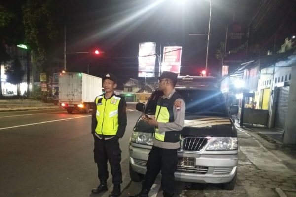 Antisipasi Kerawanan Kamtibmas dan Tindak Kejahatan, Patroli Polsek Tingkir Sambangi Pertigaan Exit Tol Salatiga